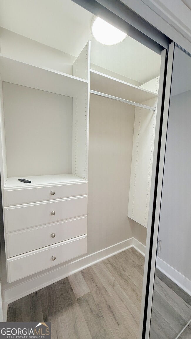 Building Photo - 295 Clearview Ct