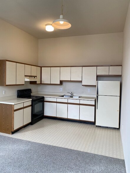 Building Photo - 140 E Main St