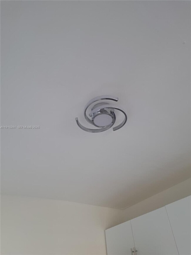 Building Photo - 8225 Sunrise Lakes Blvd