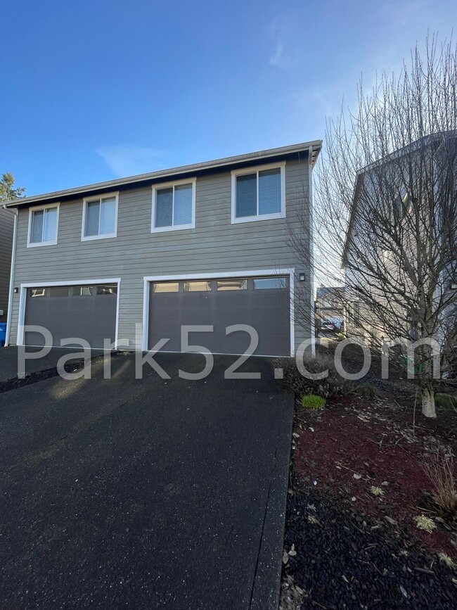 Building Photo - 3 Bedroom Townhouse in Olympia