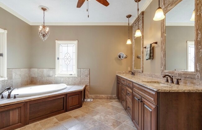 Building Photo - 2587 Park Creek Cove S