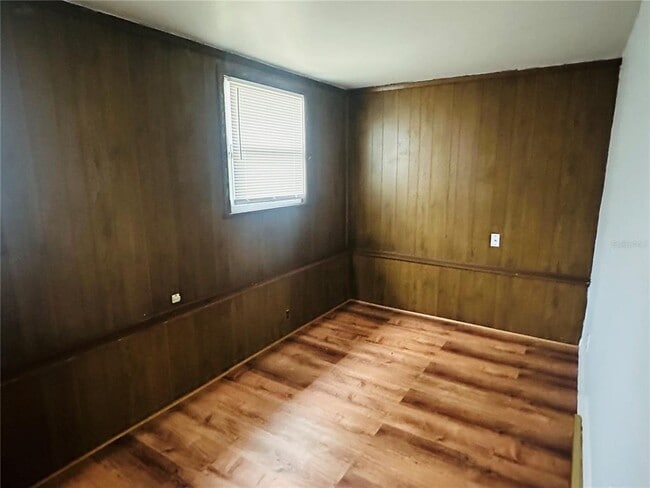 Building Photo - 6033 Balboa Dr