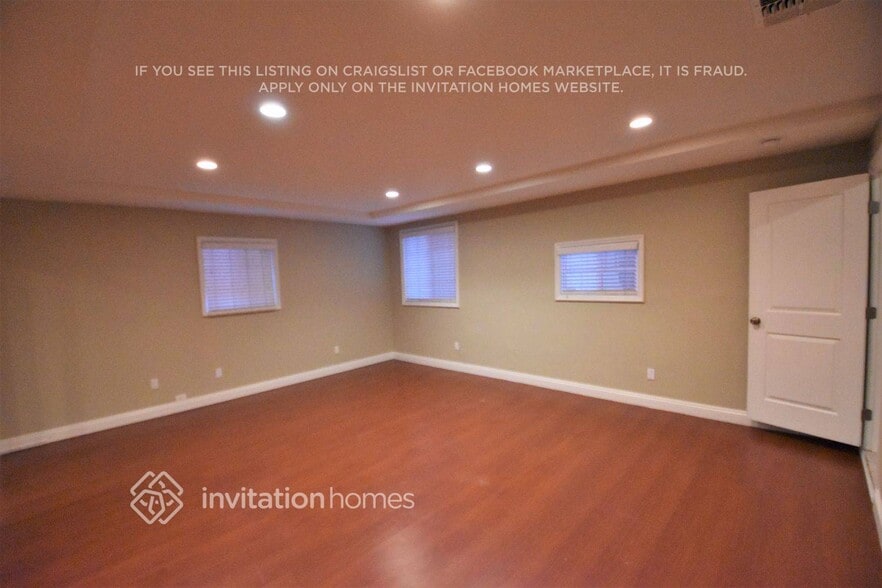 Building Photo - 7800 Radford Ave