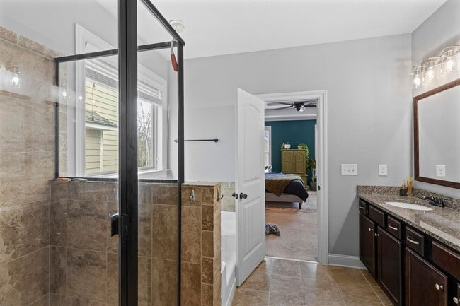Building Photo - Stunning 3 Story Home in Crawford Creek