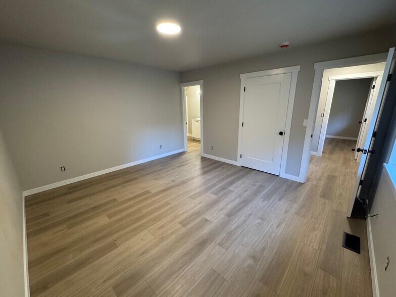 Building Photo - 18208 56th St Ct E