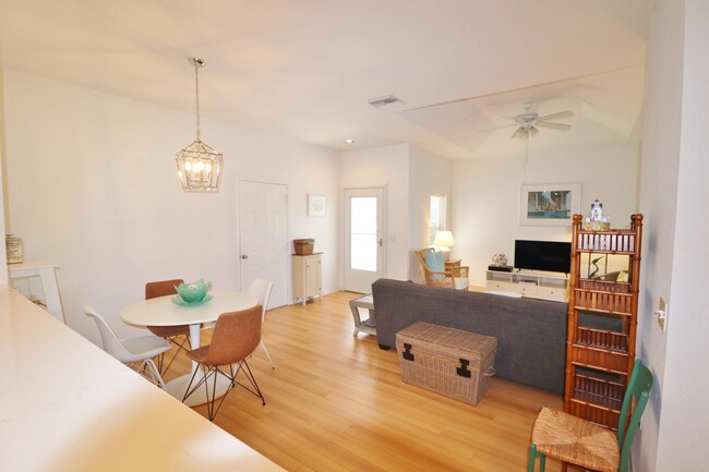 Building Photo - 1812 Sandhill Crane Dr