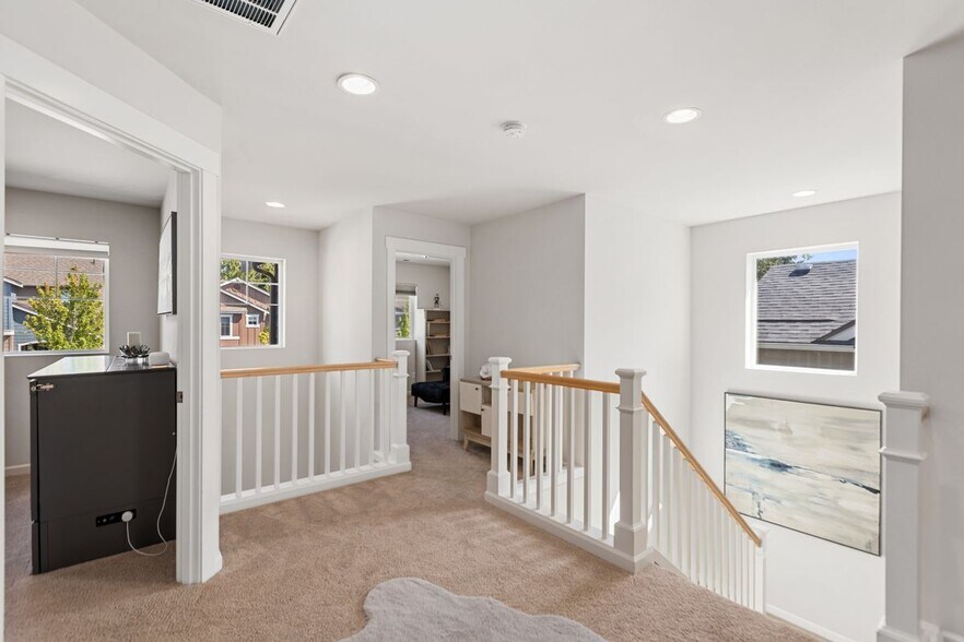 Building Photo - 9798 15th St SE