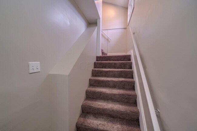 Building Photo - 1482 Hildreth Ave