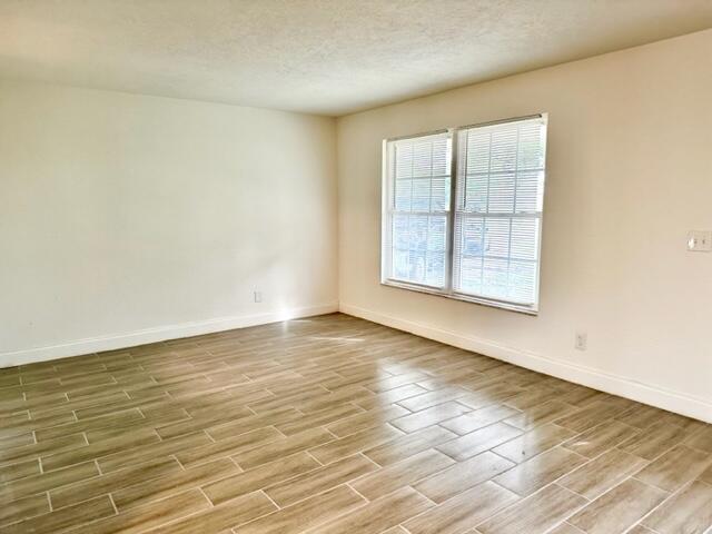 Building Photo - 603 SE Harborview Dr