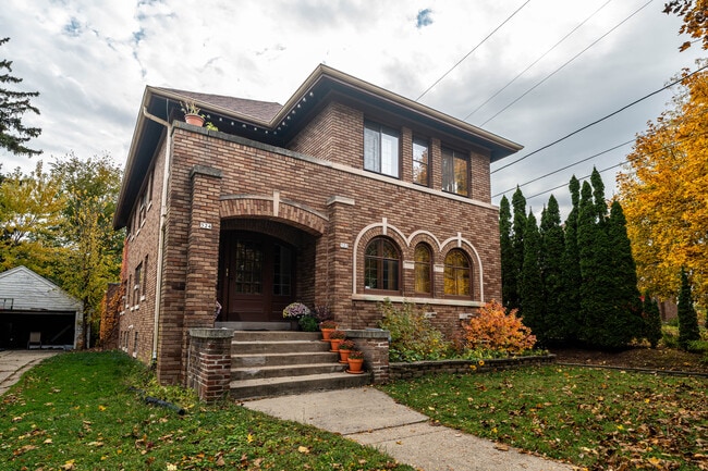 Building Photo - 522 N 65th St