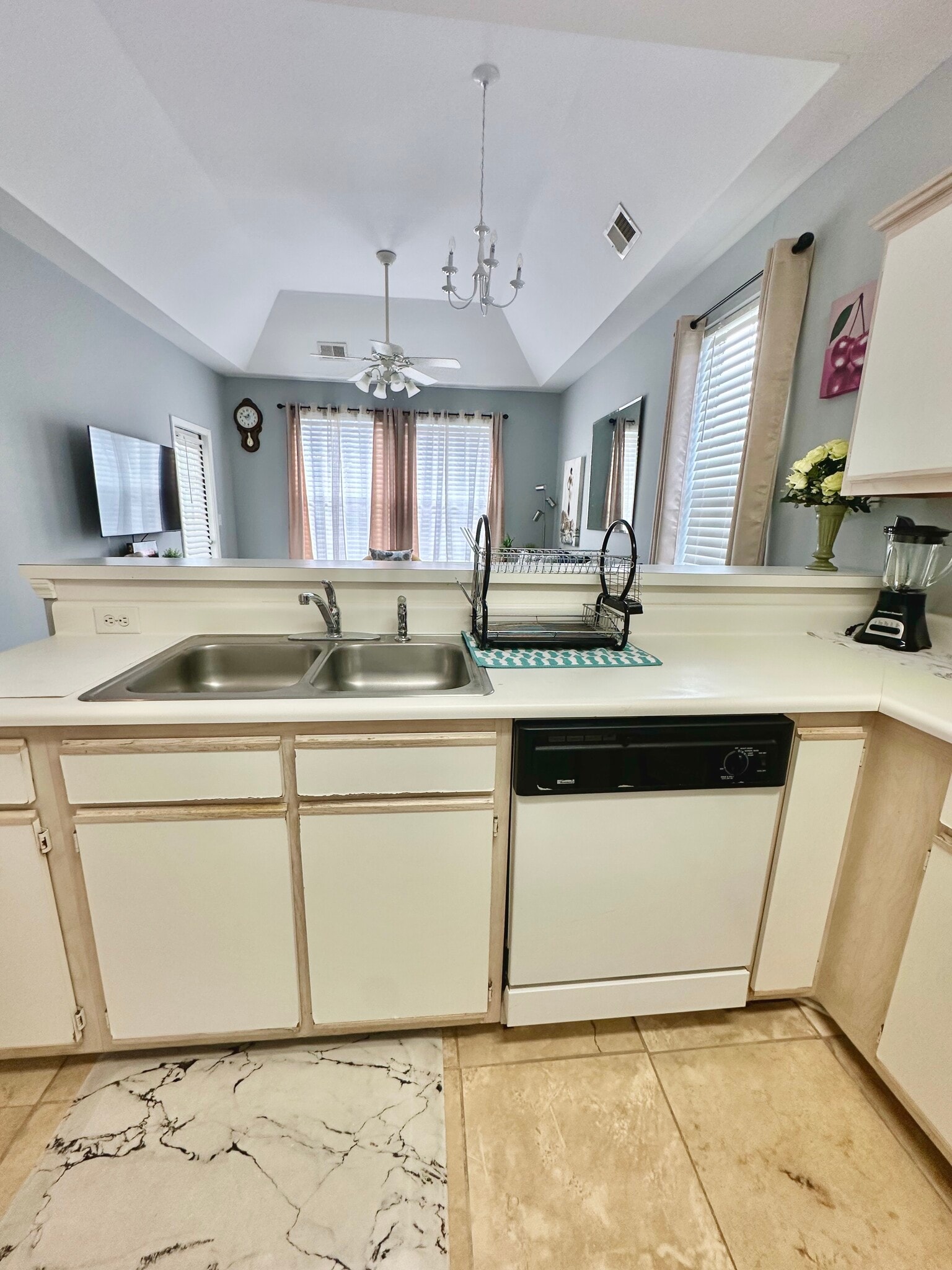 Building Photo - 1286 River Oaks Dr