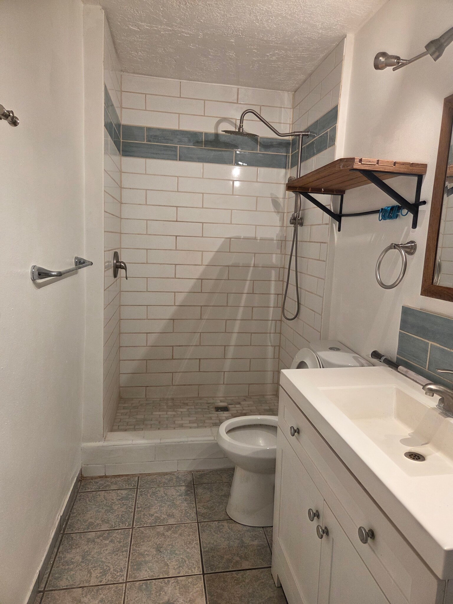 Building Photo - 621 Edith Blvd SE