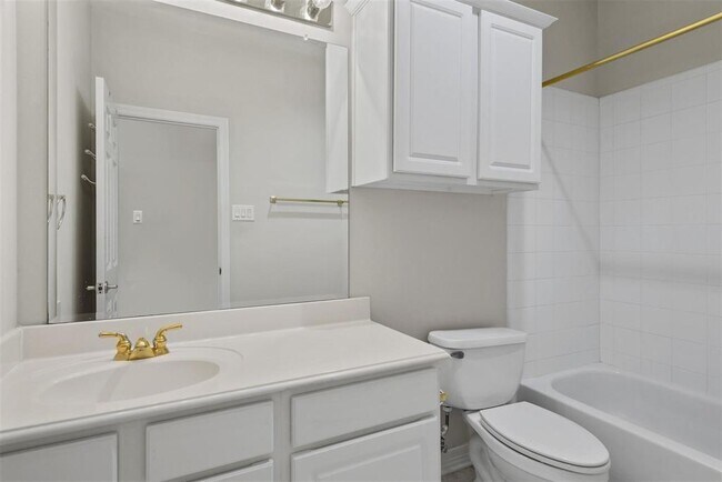 Building Photo - 6714 Montclair Dr