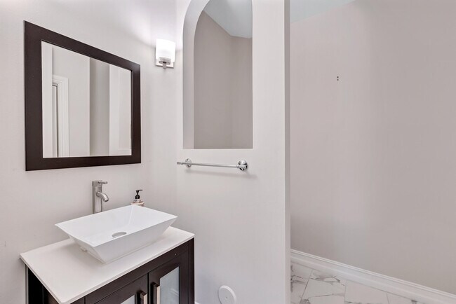 Building Photo - 12020 NW 62nd Ct