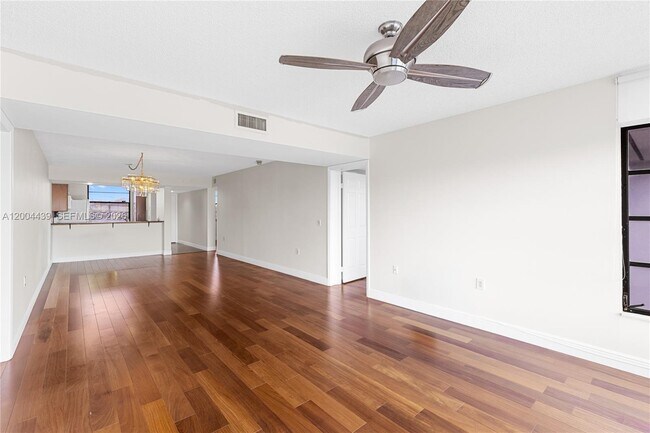 Building Photo - 1524 Whitehall Dr