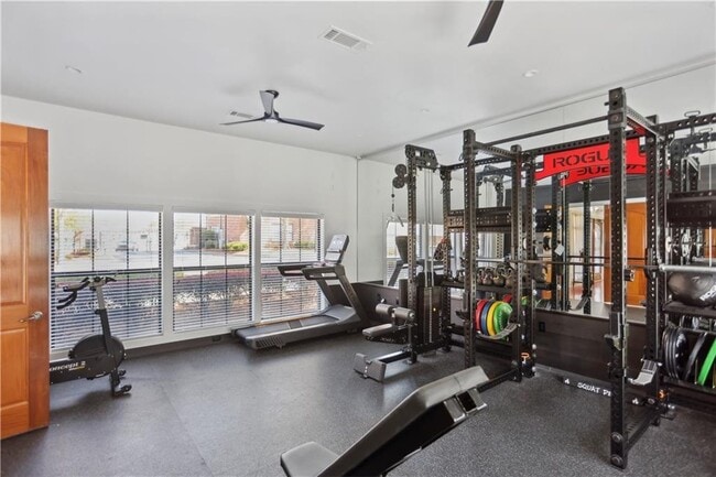 Building Photo - 791 Wylie St SE