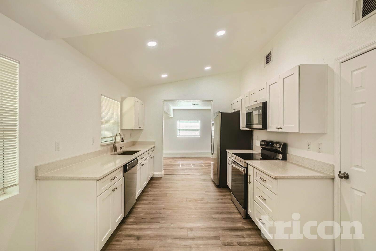 Building Photo - 2625 Nova Dr