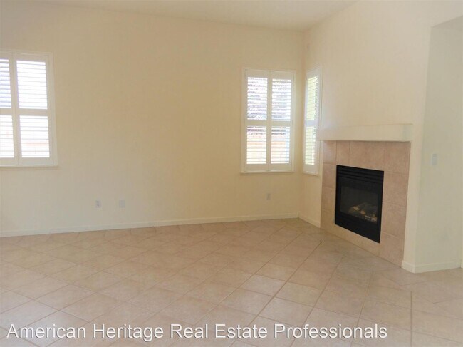 Building Photo - 4 br, 3 bath House - 2435 Minden Way