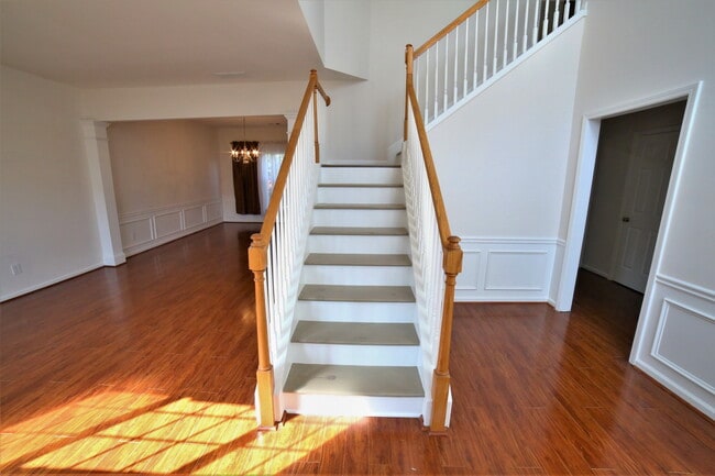 Building Photo - 8305 Grenadier Trl