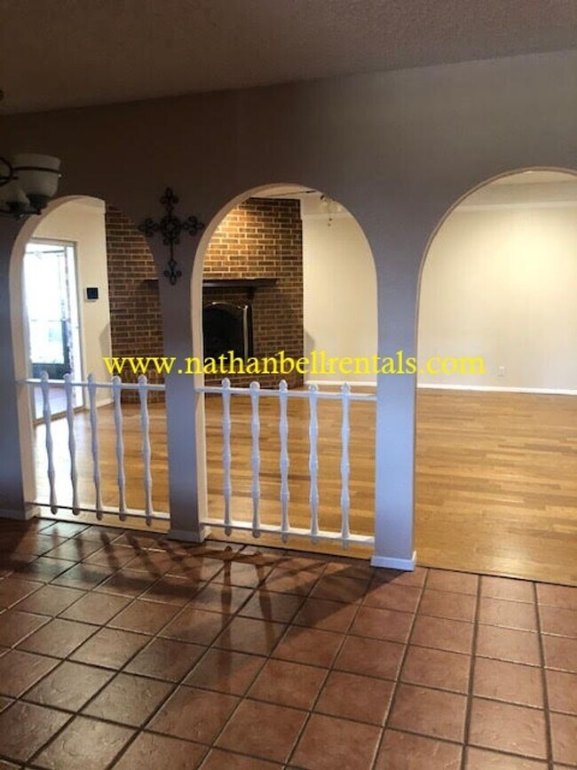 Building Photo - 3415 Vagas Dr