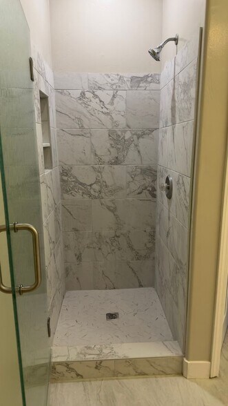 Building Photo - 7118 Rhone Dr