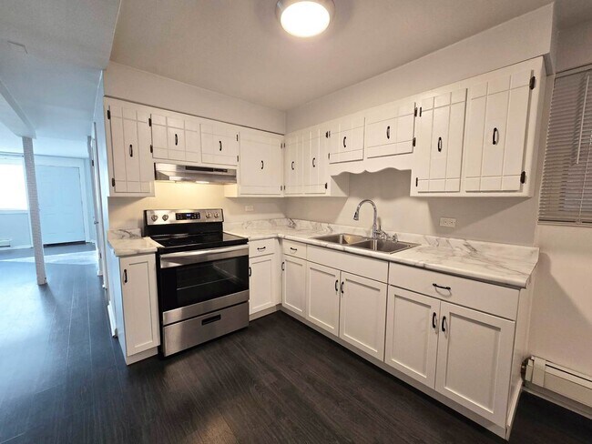 Building Photo - 5972 S Archer Ave