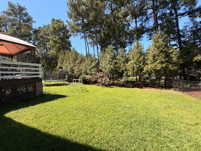 Building Photo - 207 Heather Brook Cir
