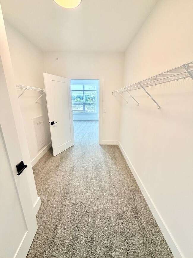 Building Photo - Beautiful NEW 2-Bed, 2- Bath Apartment in Rock Hill!