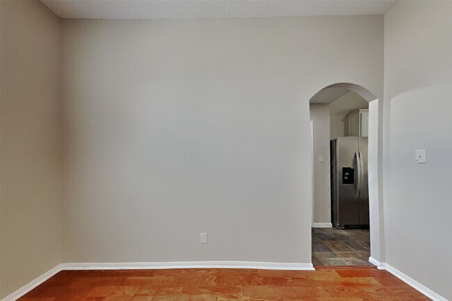 Building Photo - 26905 Faircourt Dr