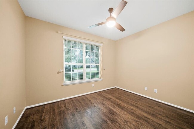 Building Photo - 8301 Seagull Ln
