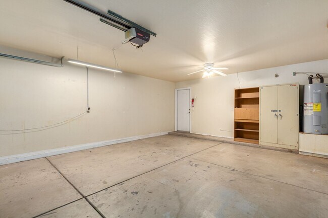 Building Photo - Spacious 3 Bed, 2 Bath Home in Boulder Creek