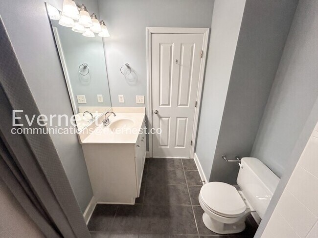 Building Photo - 2 Bed/2.5 Bath Townhome with Fenced Yard & Garage / Pet-Friendly / Available Now!