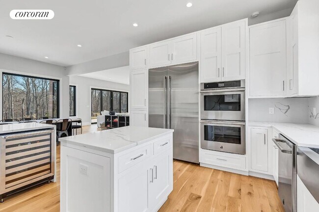 Building Photo - 24 Hedges Ln