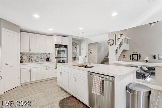 Building Photo - 7 Old Lake Cir