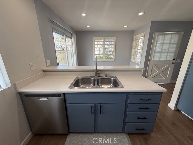 Building Photo - 63 Thicket