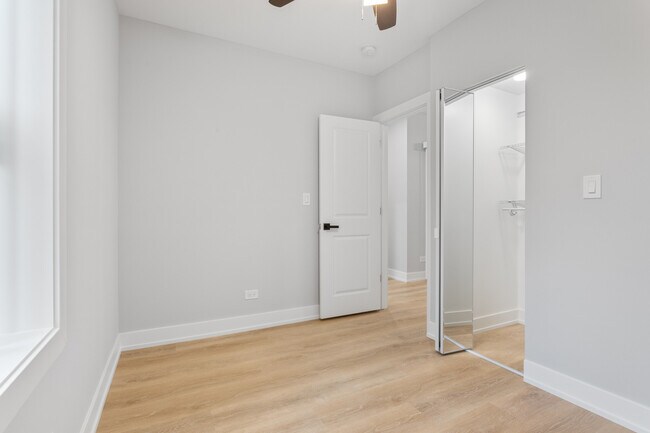 Building Photo - 1558.5 W Juneway Terrace