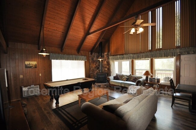 Building Photo - 20415 Pine Mountain Dr