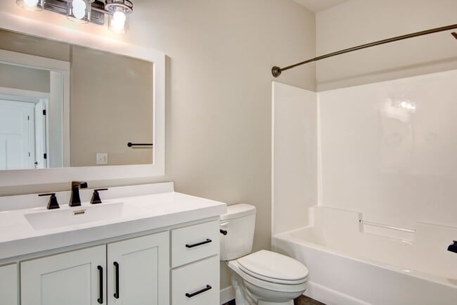 Building Photo - Brand New Luxury Townhomes: 3BR, 2.5Bath Altoona WI