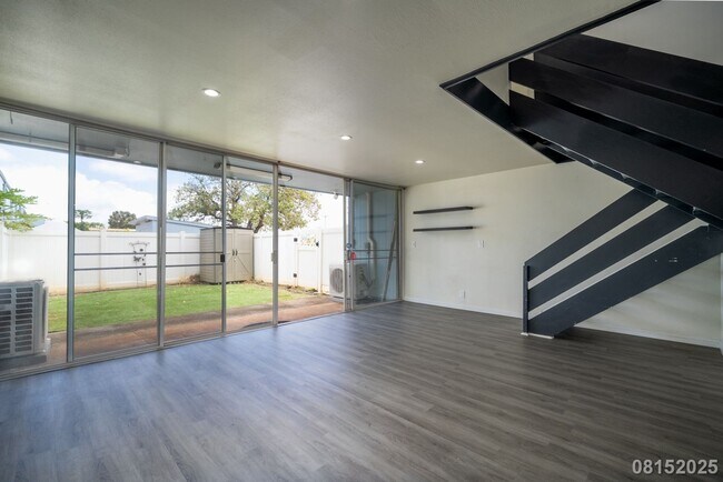 Building Photo - 3 Bed 3 Bath in Laulea Townhomes