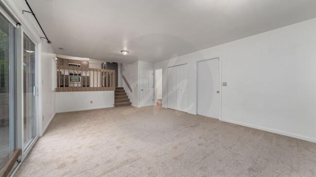 Building Photo - Four level home in Vista Grande