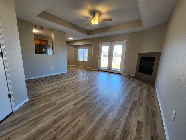 Building Photo - Spacious 2-Bedroom, 2-Bathroom Home AVAILABLE NOW!!