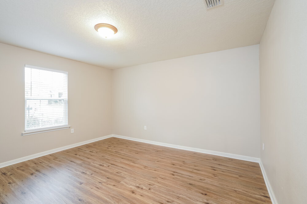 Building Photo - 3340 Ridgeview Dr