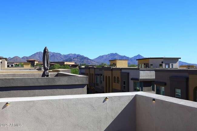 Building Photo - 7464 E Paraiso Dr