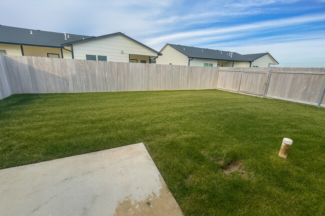 Building Photo - 5204/06 S Chase Cir