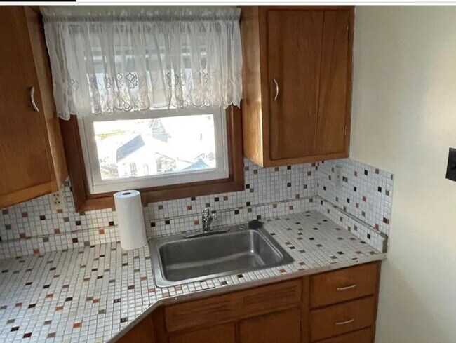 Sink kitchen - 1112 N 7th St