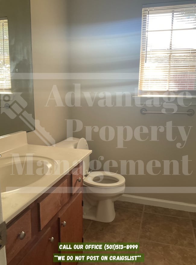 Building Photo - 910 Brownstone Dr