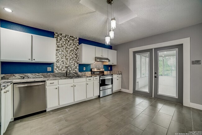 Building Photo - 9759 Bronson Creek