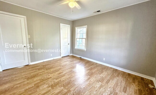 Building Photo - 620 26th St SW