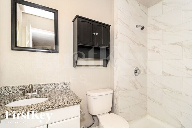 Building Photo - 3205 Hanover Dr