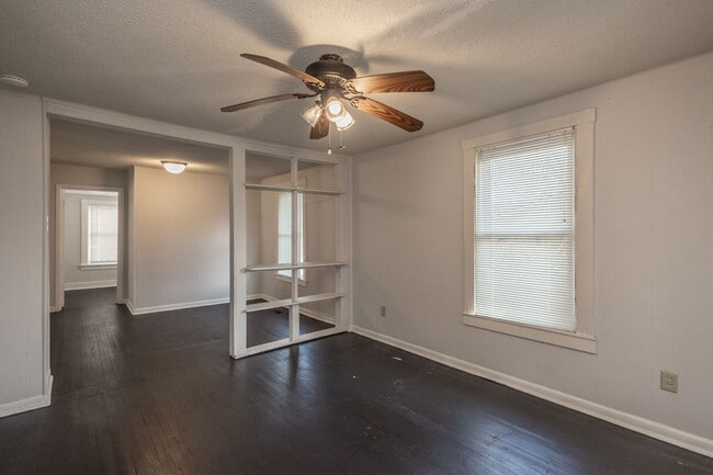 Building Photo - 2 Bedroom Stifft Station Cottage